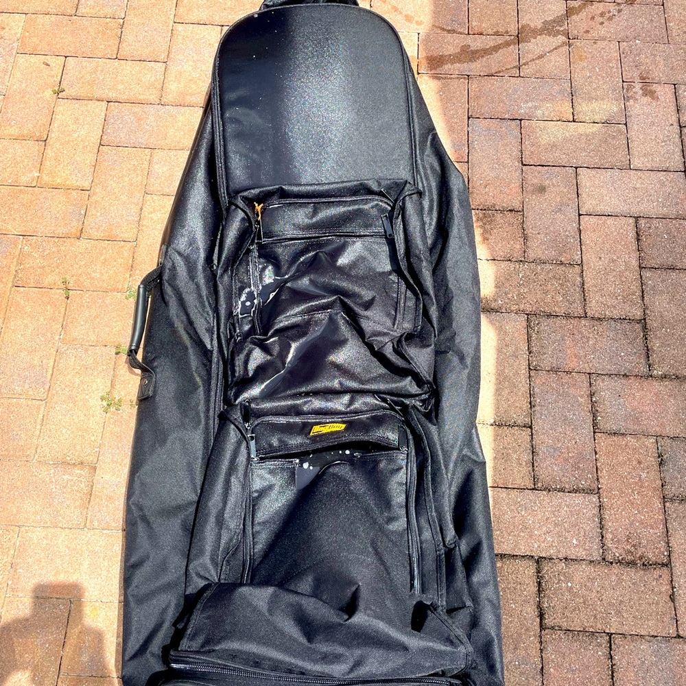 travel bag by Bag boy with wheels  and extra accessorie pockets